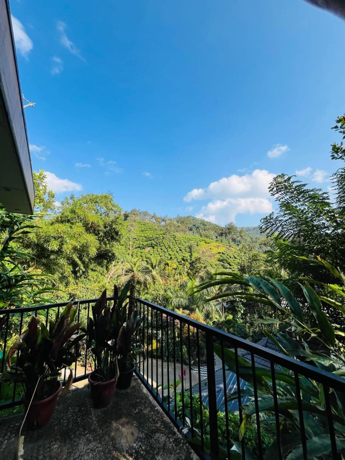 Lush Acres Villa Thekkady Bagian luar foto