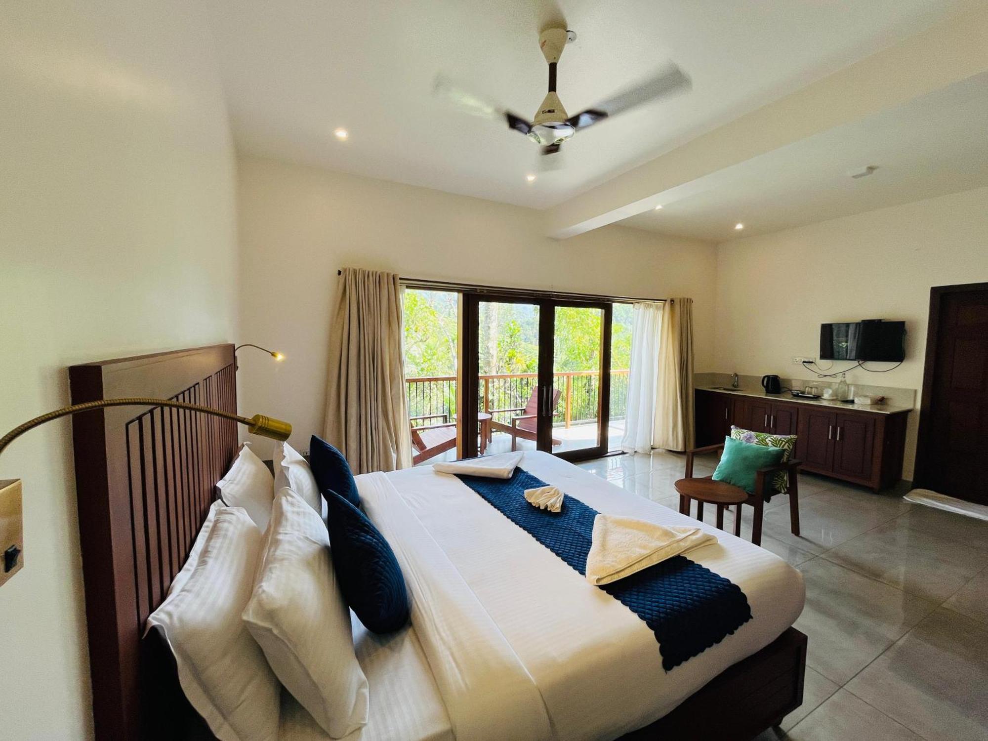 Lush Acres Villa Thekkady Bagian luar foto