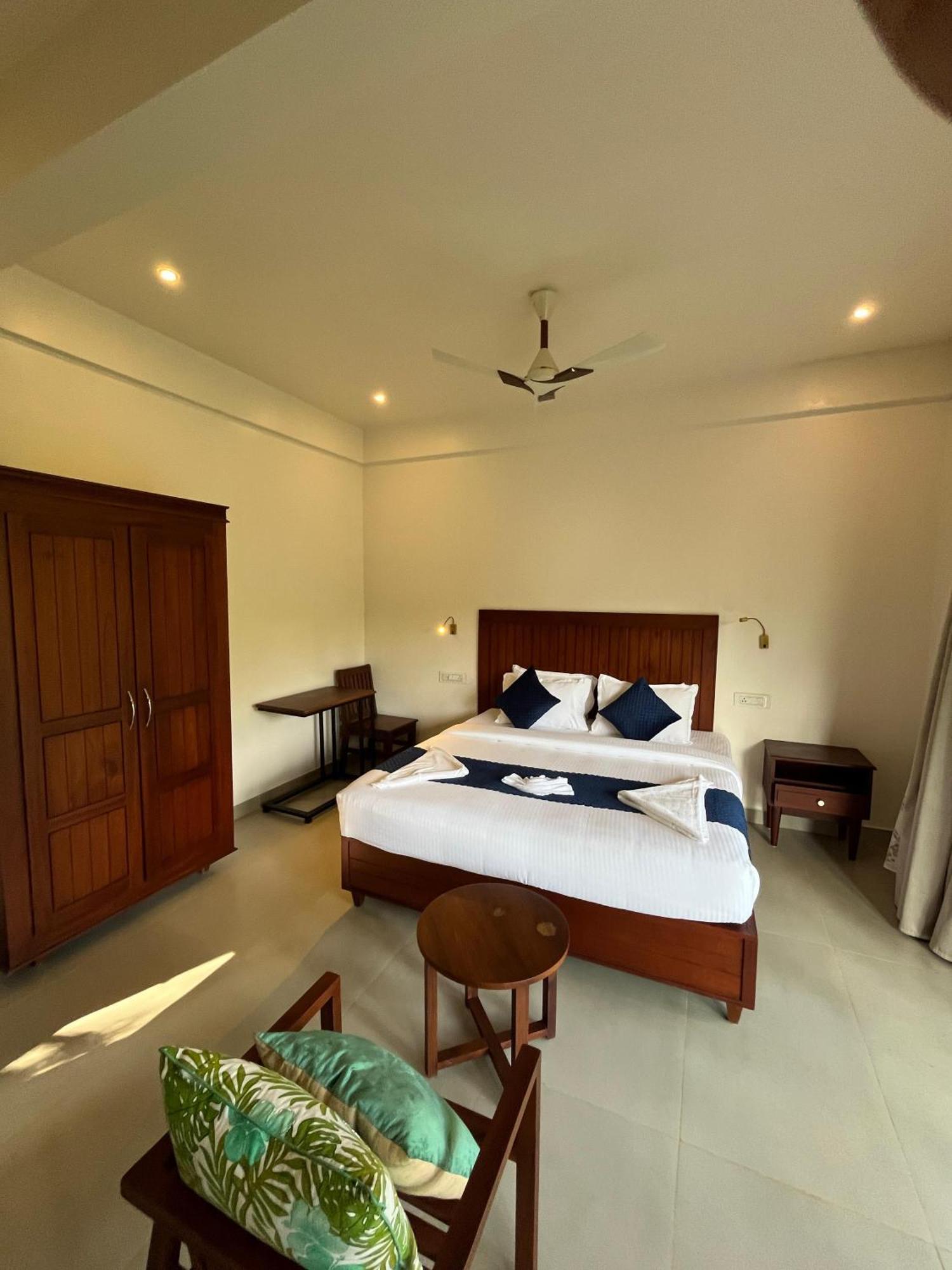 Lush Acres Villa Thekkady Bagian luar foto