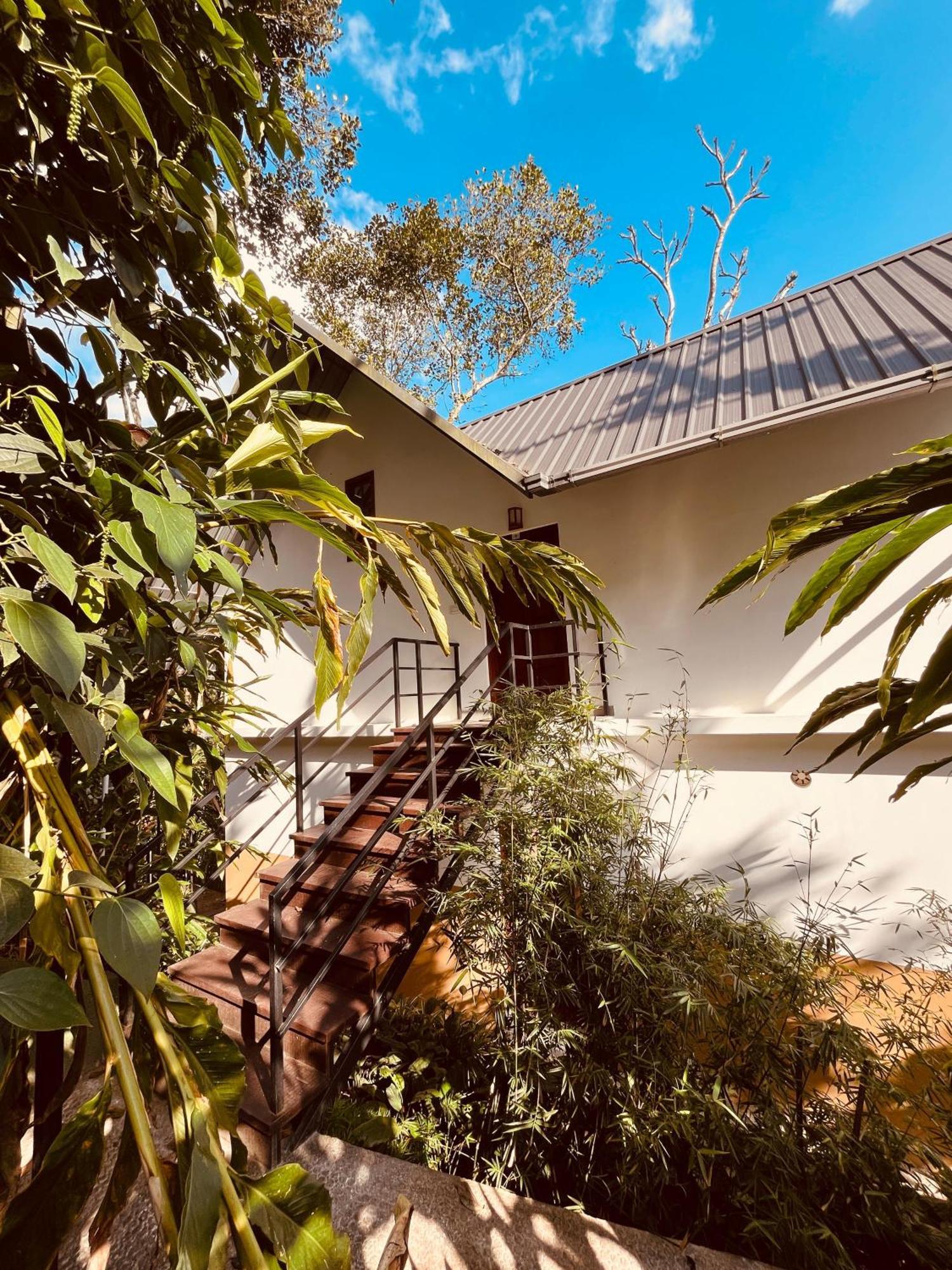 Lush Acres Villa Thekkady Bagian luar foto