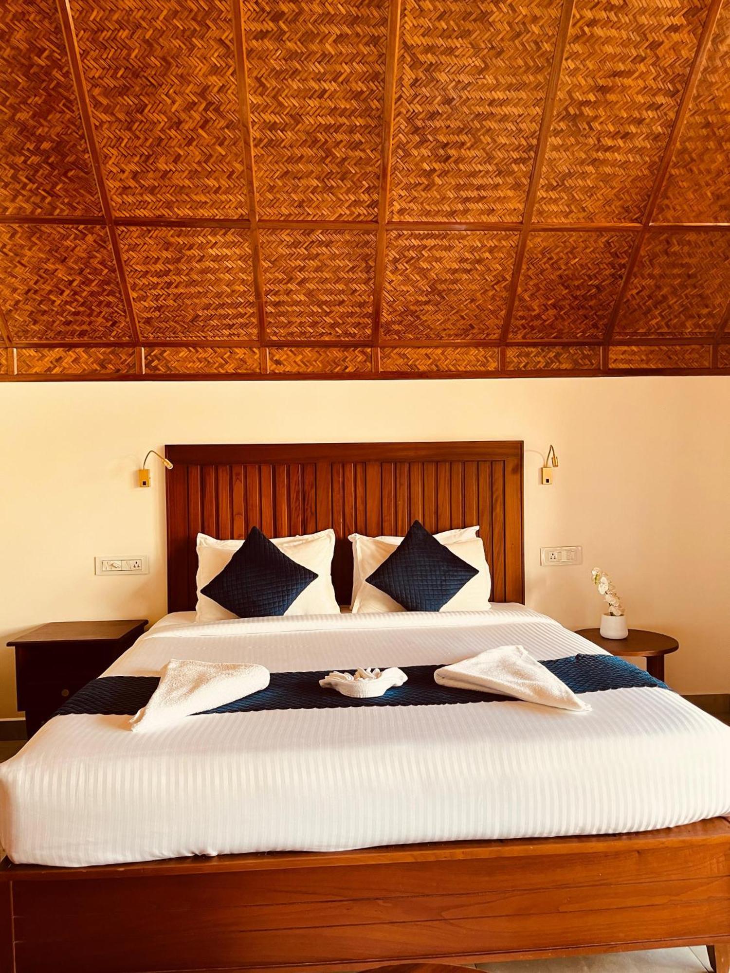 Lush Acres Villa Thekkady Bagian luar foto